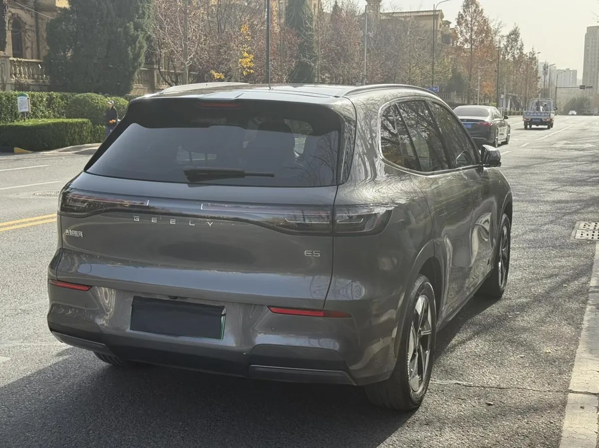 GEELY E5 ПРЕДМАКСИМАЛЬНАЯ 2027
