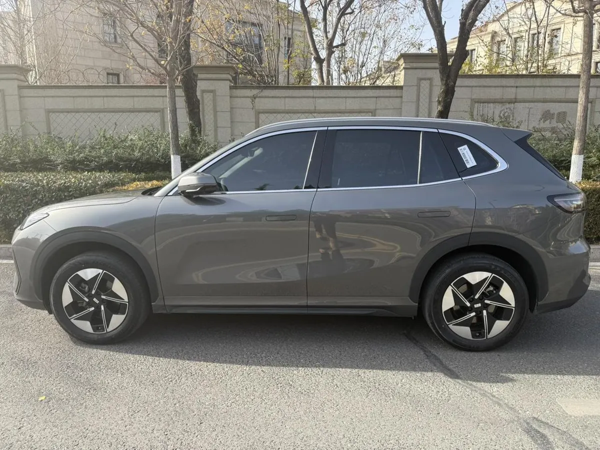 GEELY E5 ПРЕДМАКСИМАЛЬНАЯ 2027