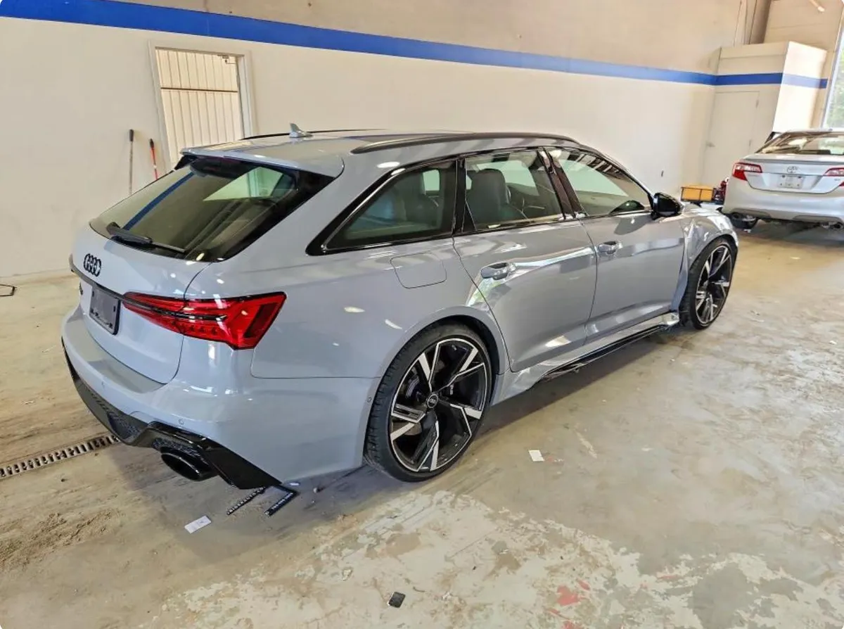 AUDI RS6 2023