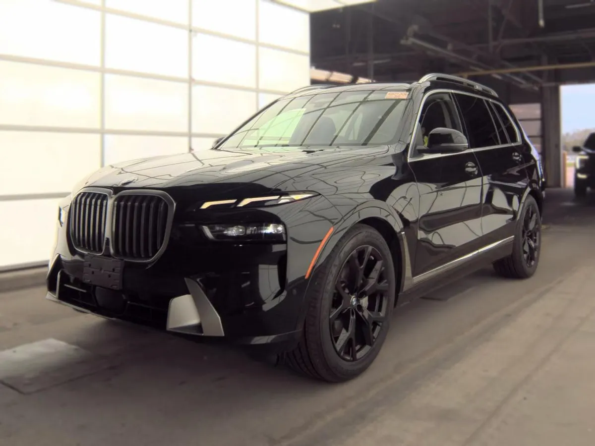 BMW X7 SPORTS ACTIVITY VEHICLE 2023