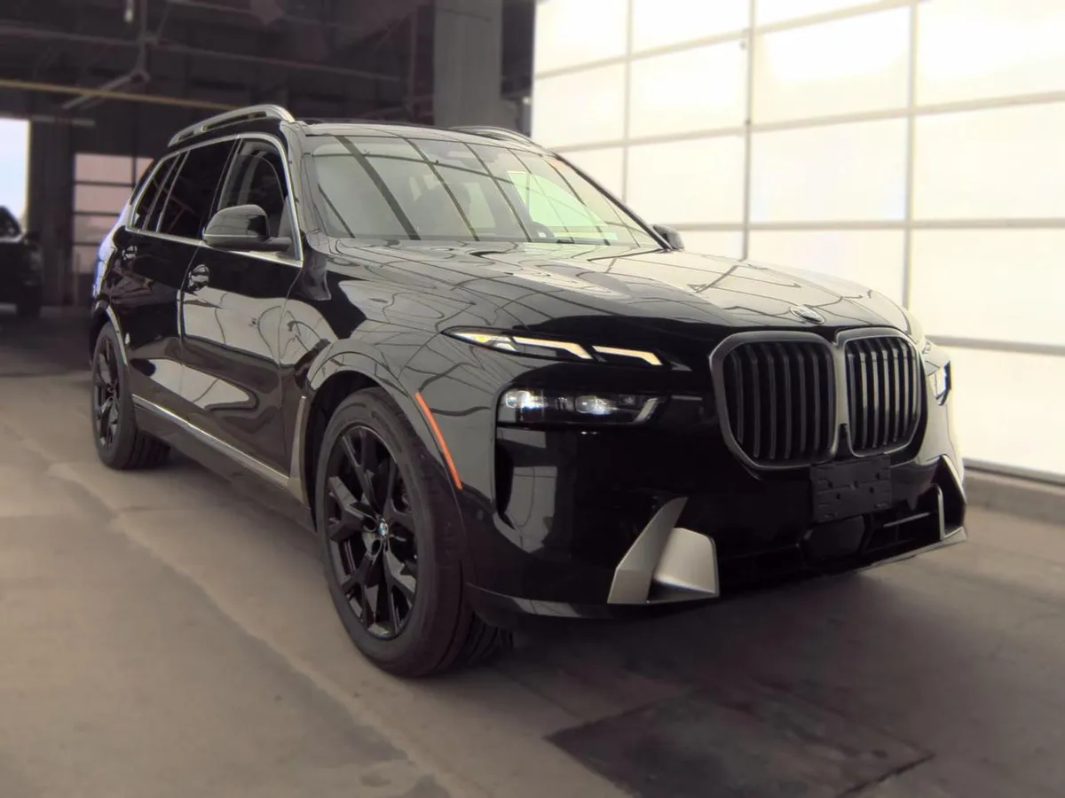 BMW X7 SPORTS ACTIVITY VEHICLE 2023
