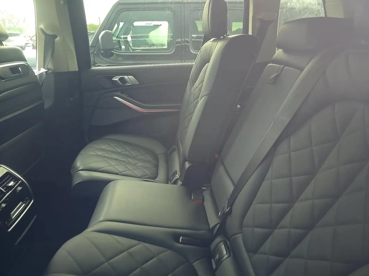 BMW X7 SPORTS ACTIVITY VEHICLE 2023