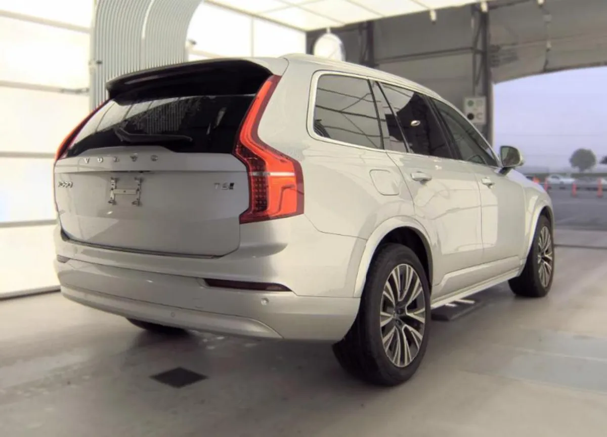 VOLVO XC90 T6 MOMENTUM 6-PASSENGER 2021
