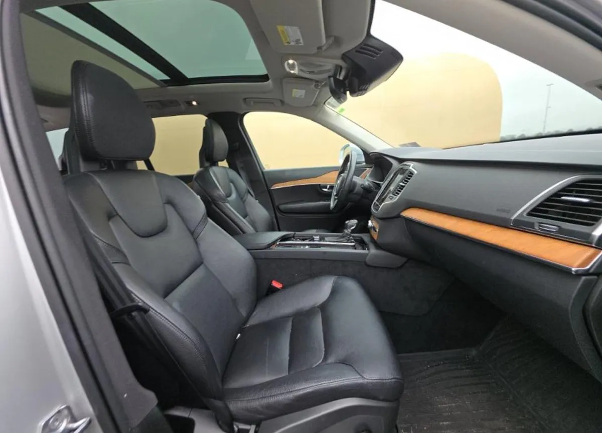 VOLVO XC90 T6 MOMENTUM 6-PASSENGER 2021