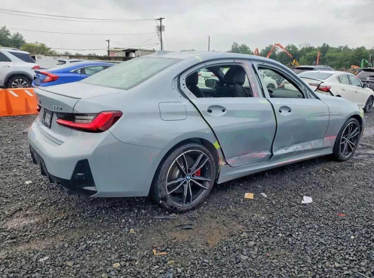 BMW 330XI - 2023