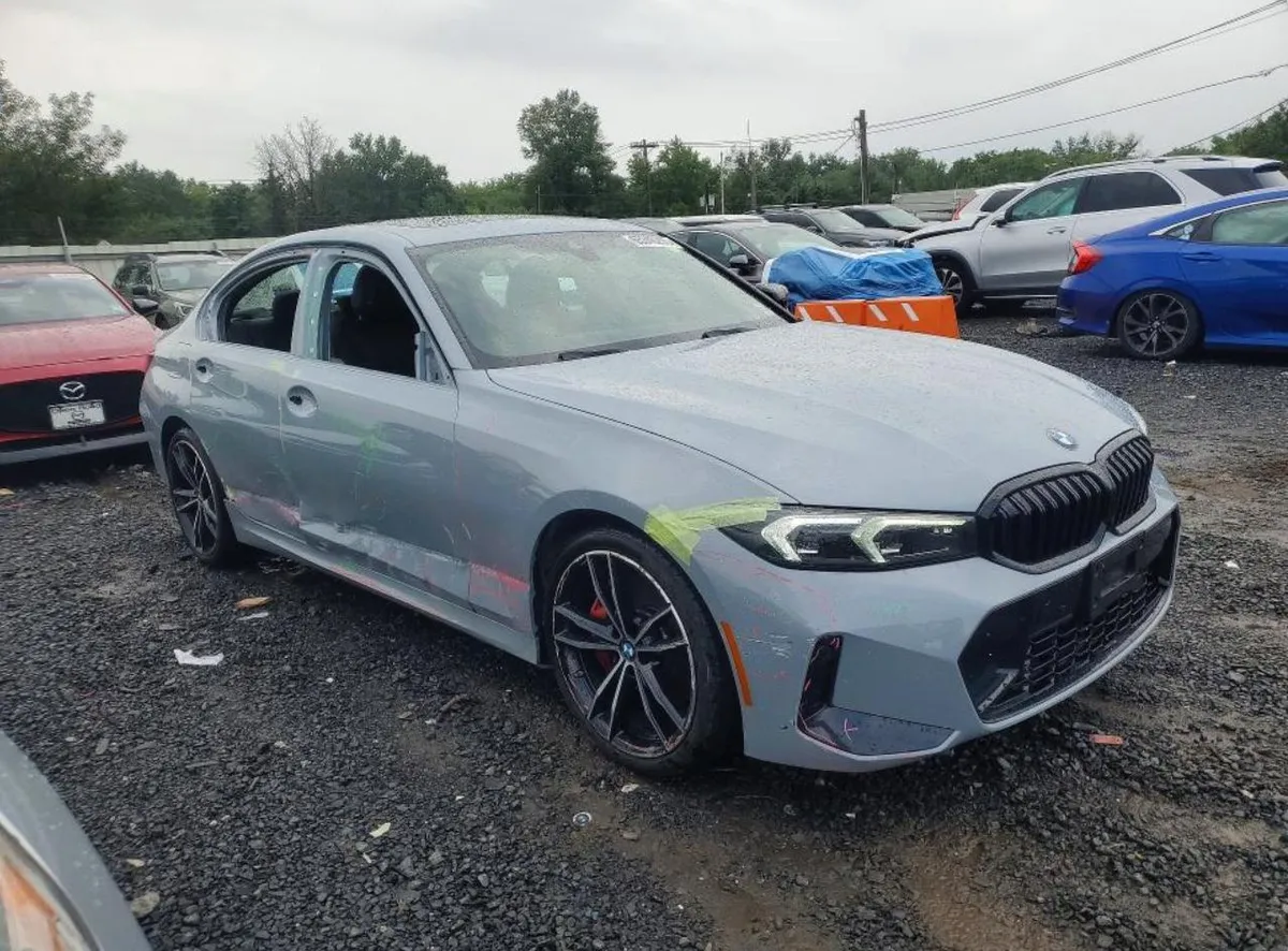 BMW 330XI - 2023