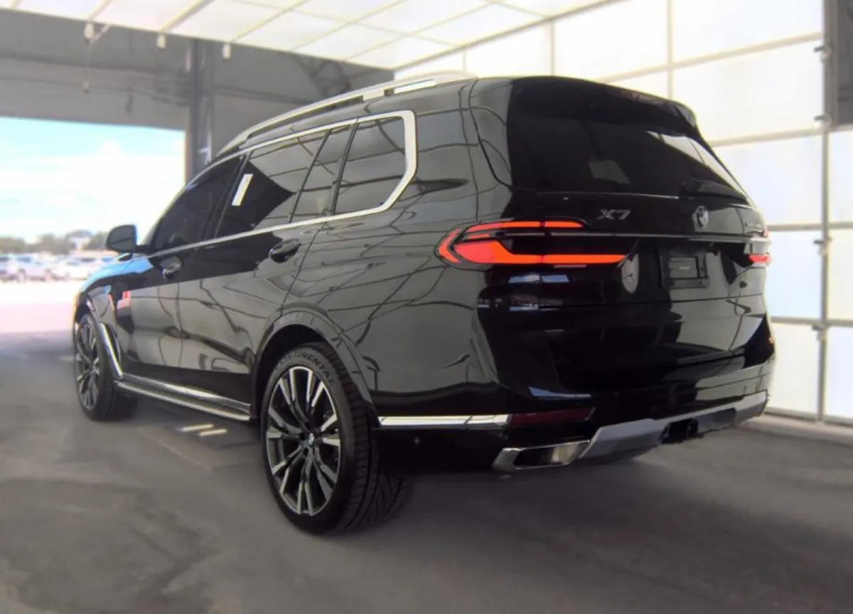 BMW X7 SPORTS ACTIVITY VEHICLE 2022