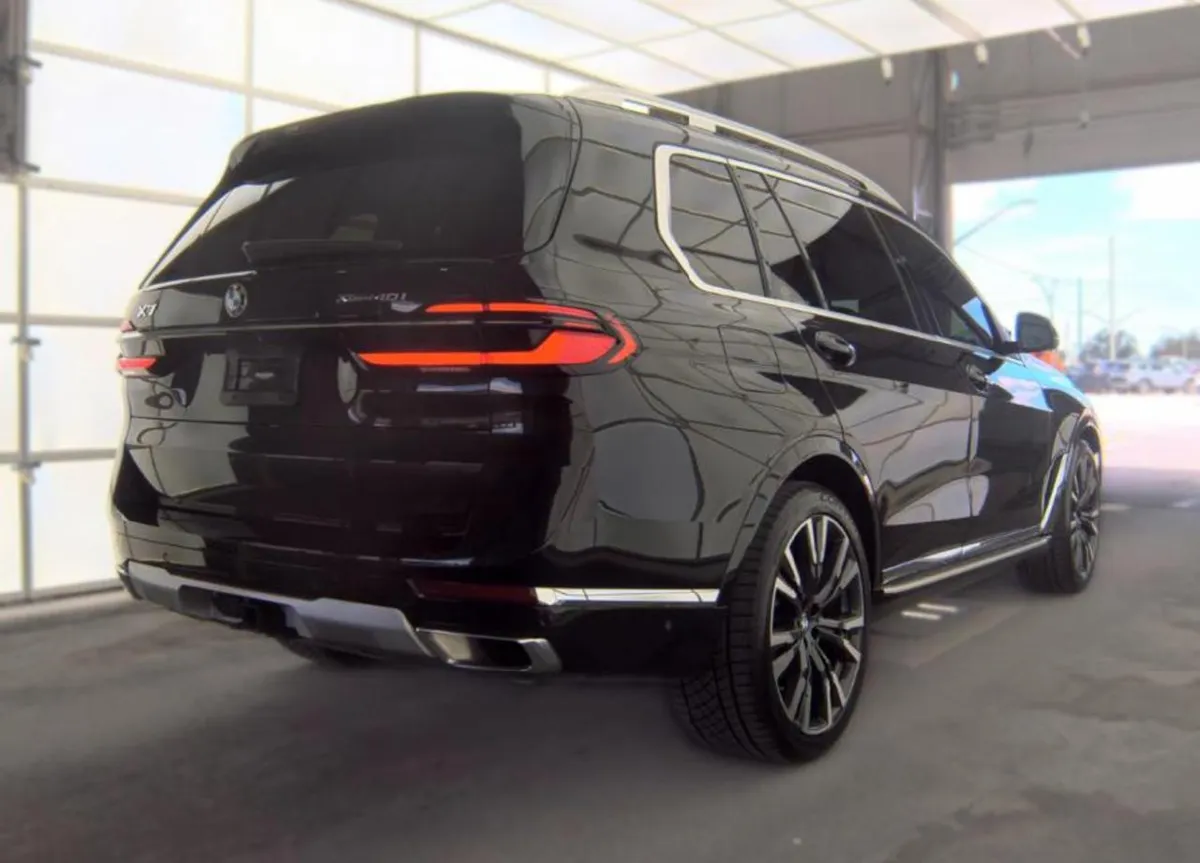 BMW X7 SPORTS ACTIVITY VEHICLE 2022