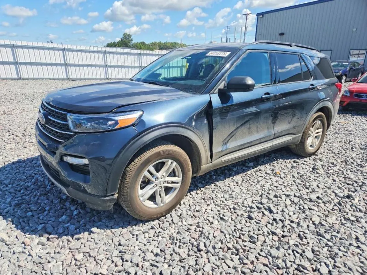 FORD EXPLORER XLT 2023