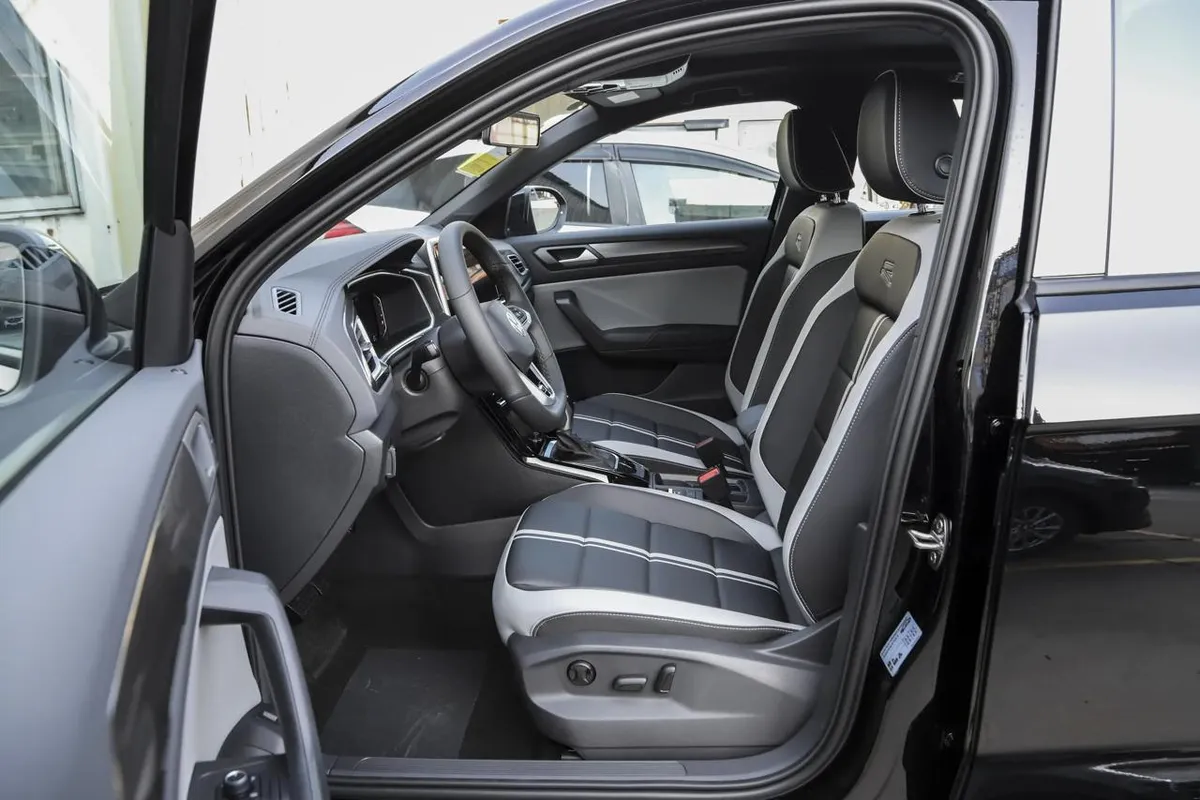 VOLKSWAGEN T-ROC STARLIGHT T-ROC 300TSI STARLIGHT EDITION 2026