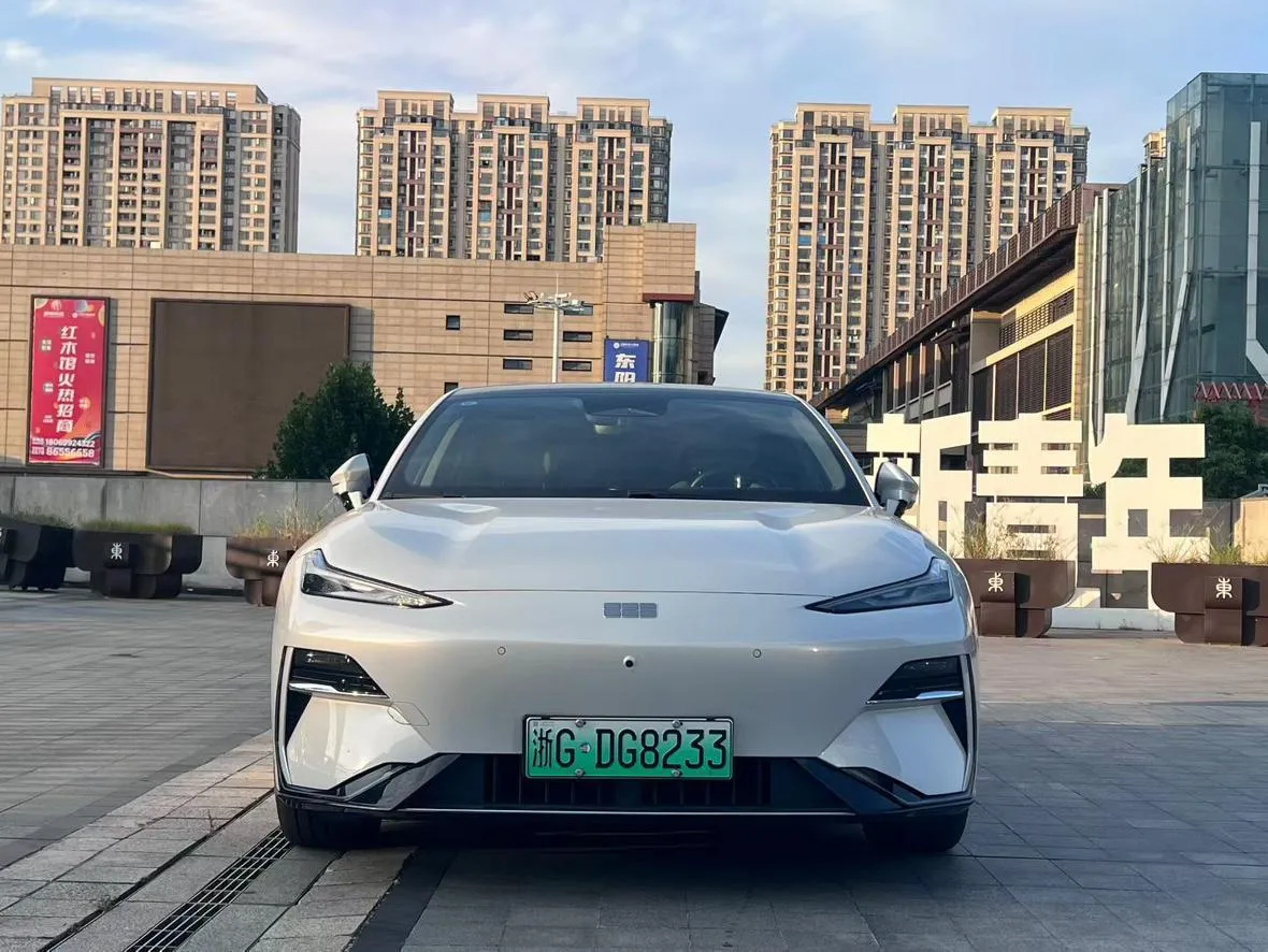 GEELY GALAXY E8 ПРЕДМАКСИМАЛЬНАЯ 2027