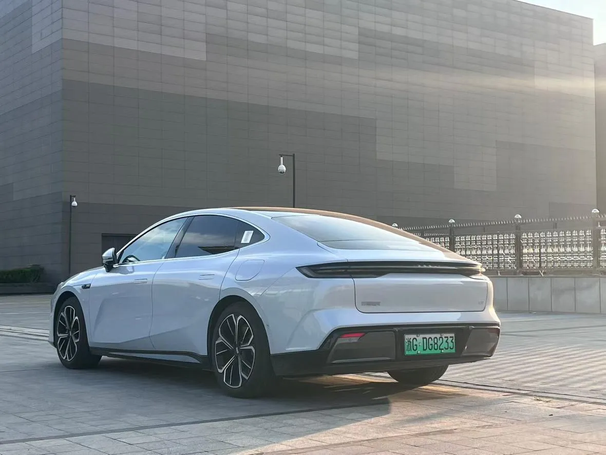 GEELY GALAXY E8 ПРЕДМАКСИМАЛЬНАЯ 2027