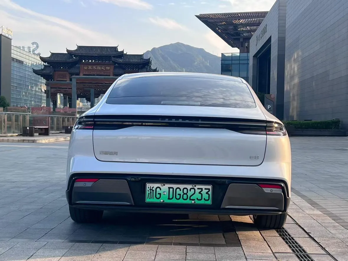 GEELY GALAXY E8 ПРЕДМАКСИМАЛЬНАЯ 2027
