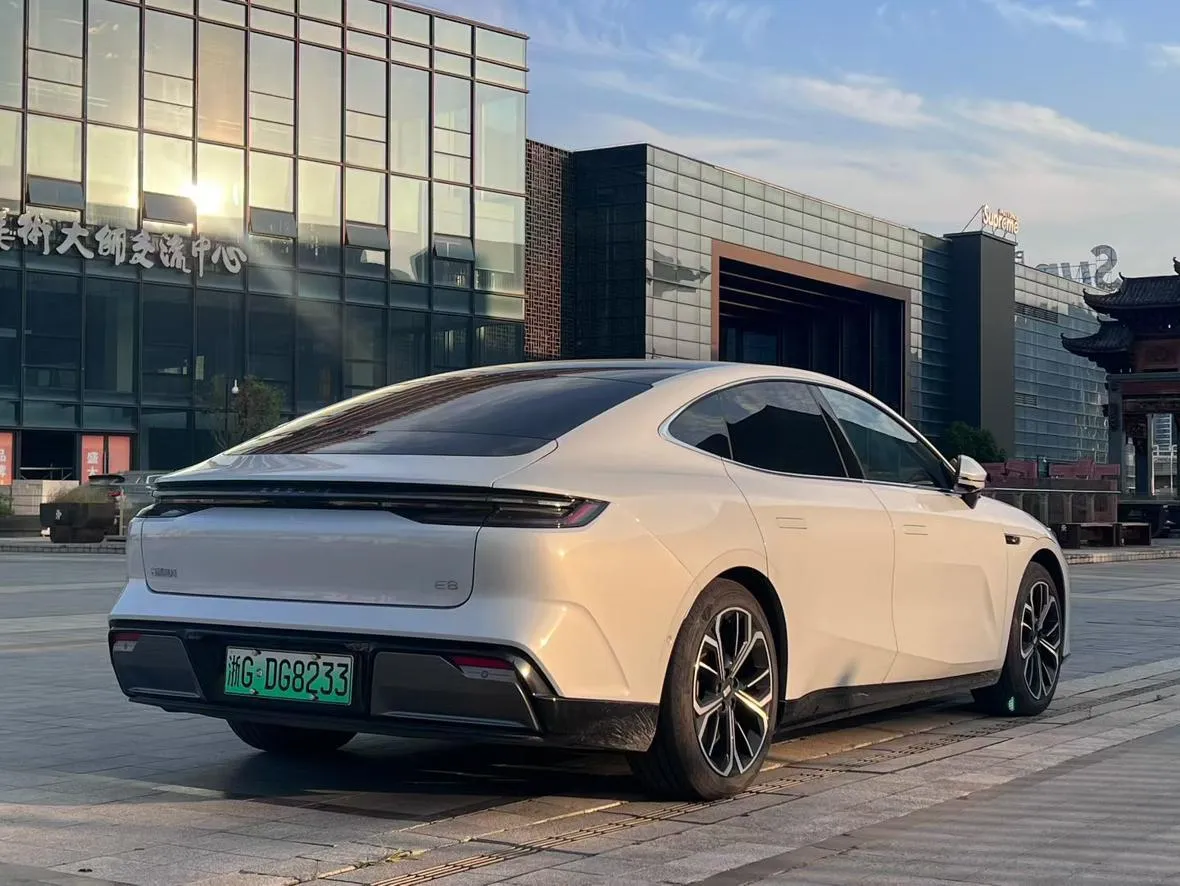 GEELY GALAXY E8 ПРЕДМАКСИМАЛЬНАЯ 2027