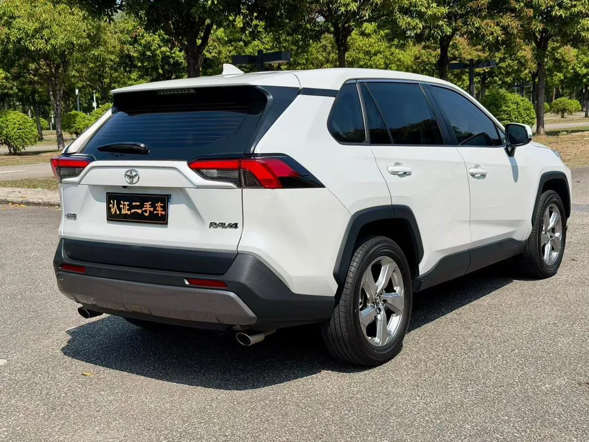 TOYOTA RAV4 2022