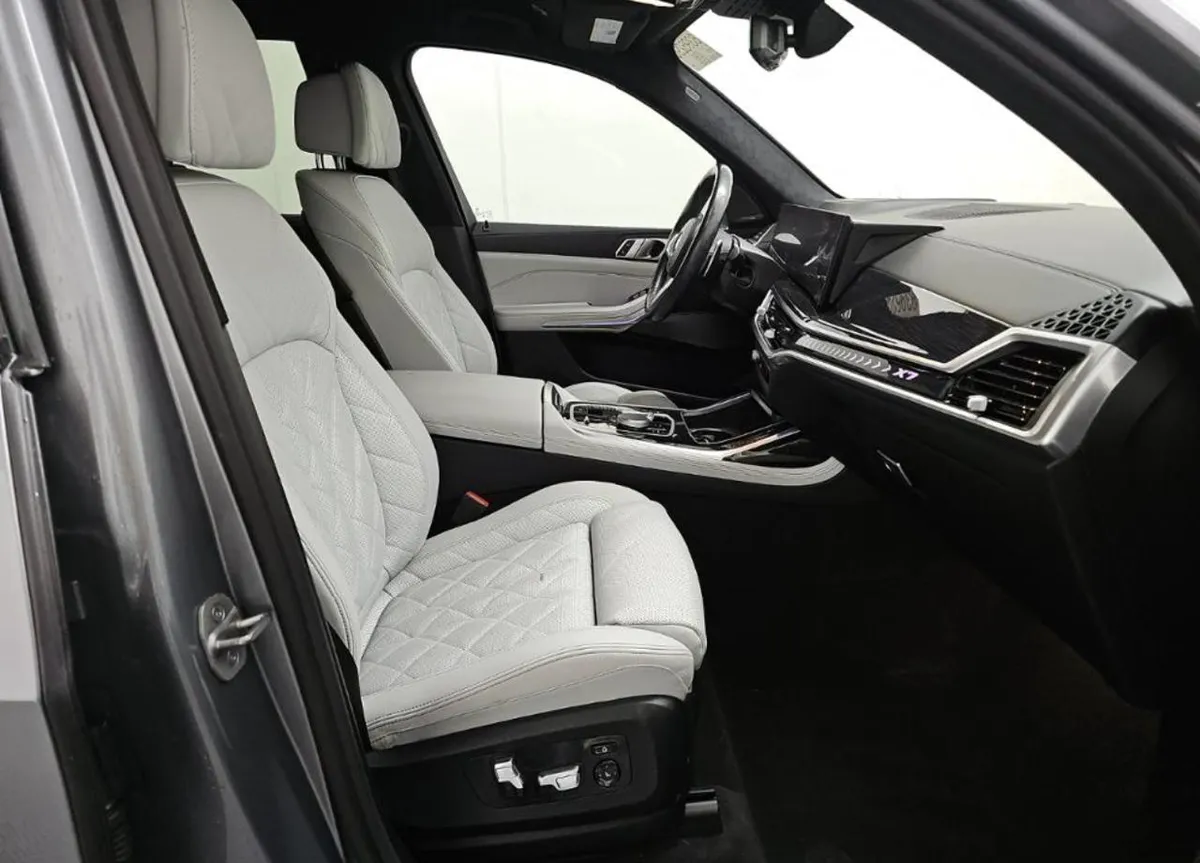 BMW X7 SPORTS ACTIVITY VEHICLE 2022