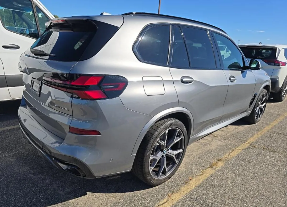 BMW X5 SPORTS ACTIVITY VEHICLE 2024