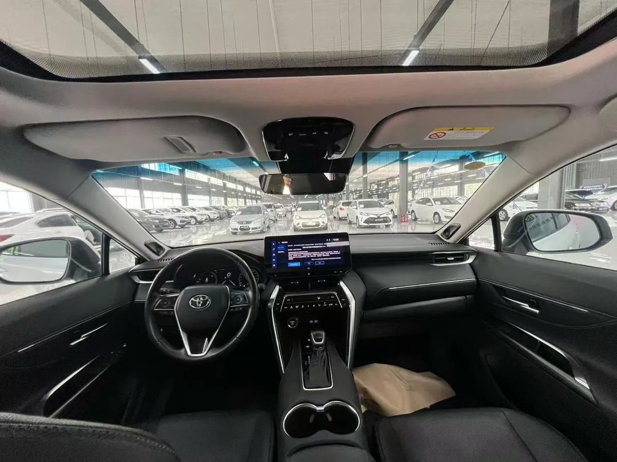 TOYOTA VENZA PREMIUM 2023