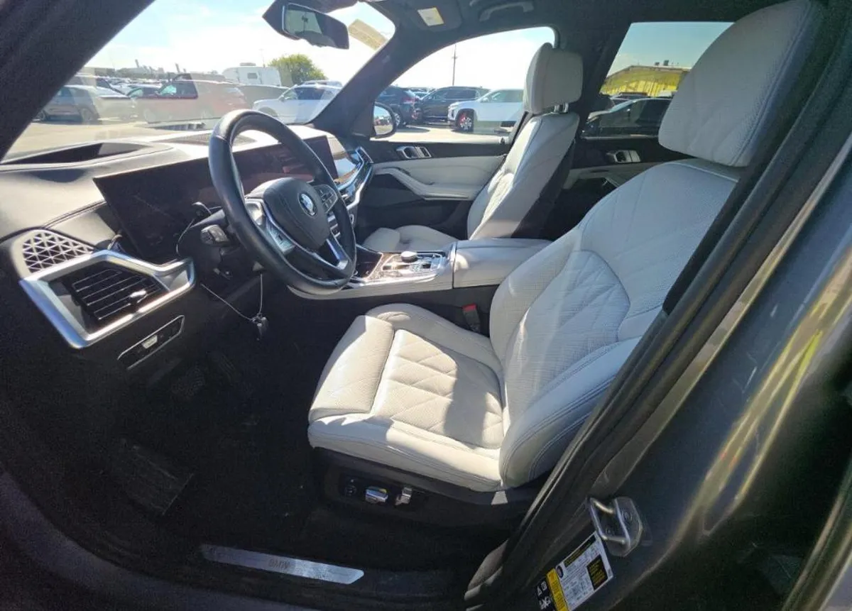 BMW X7 SPORTS ACTIVITY VEHICLE 2023