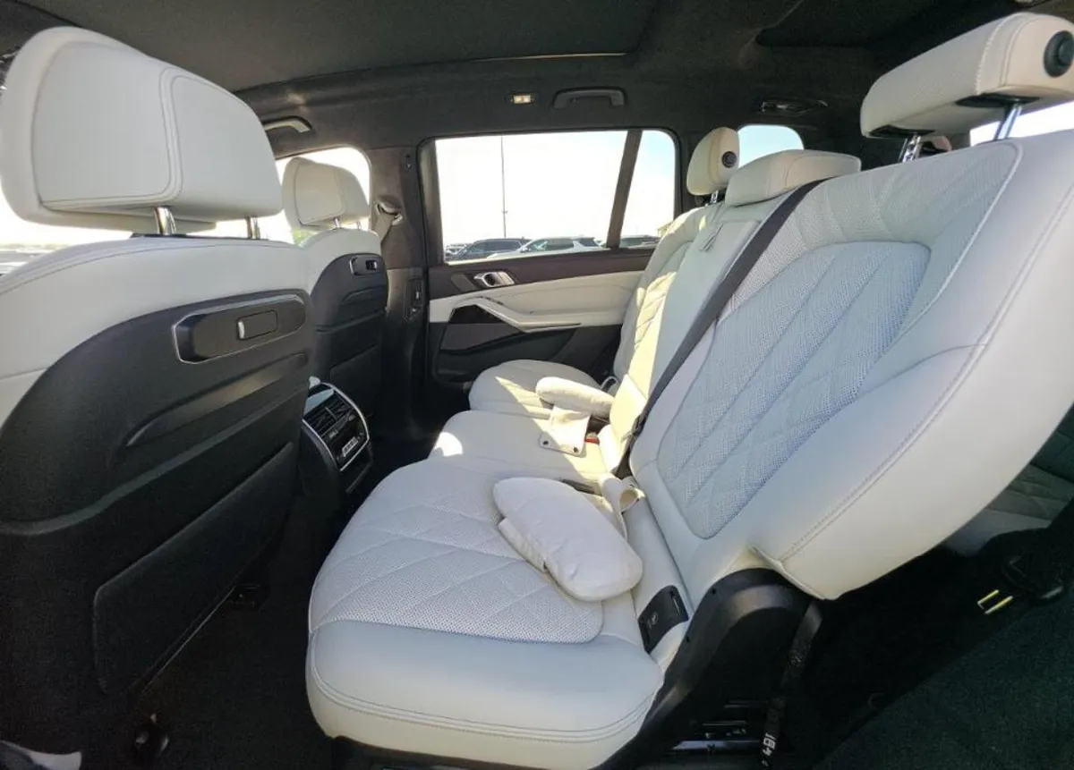 BMW X7 SPORTS ACTIVITY VEHICLE 2023