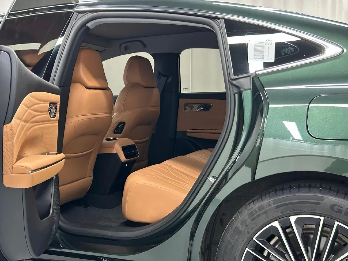 GEELY STAR 8 PHEV 2025