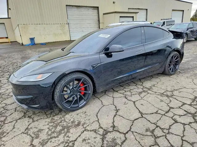 TESLA MODEL 3 PERFORMANCE 2024