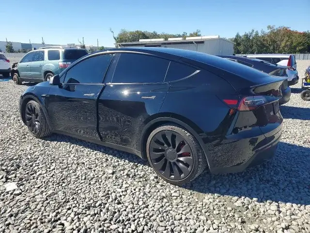 TESLA MODEL Y PERFORMANCE 2023
