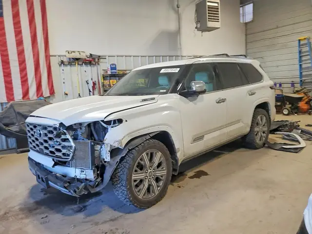 TOYOTA SEQUOIA SR5 2023