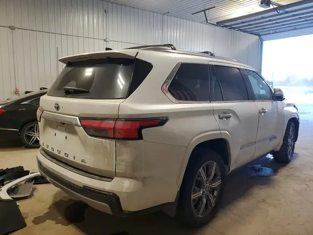 TOYOTA SEQUOIA SR5 2023