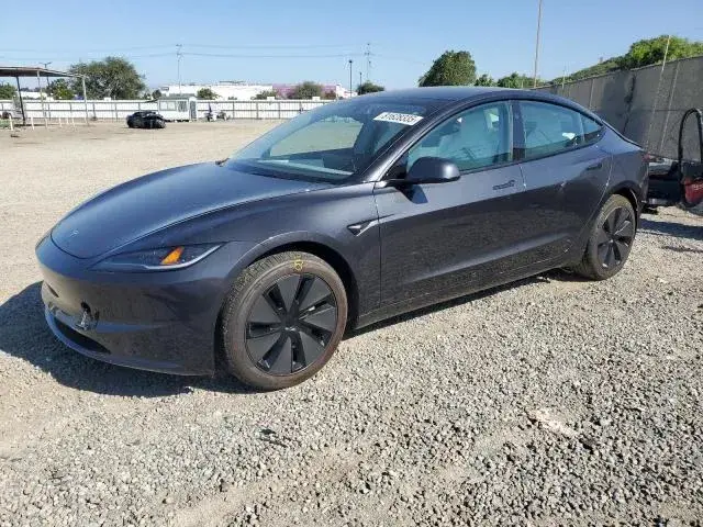 TESLA MODEL 3 2025