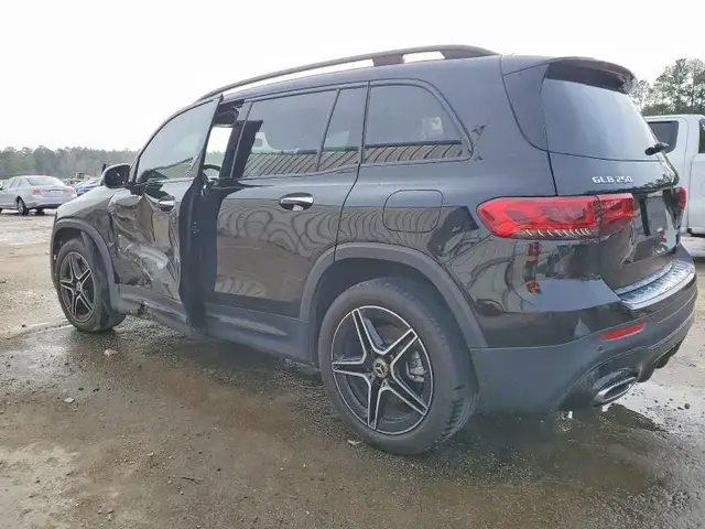 MERCEDES-BENZ GLB 250 2023