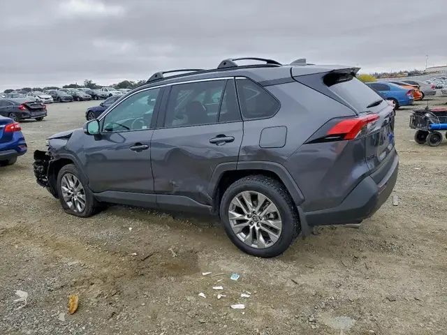 TOYOTA RAV4 XLE PREMIUM 2023