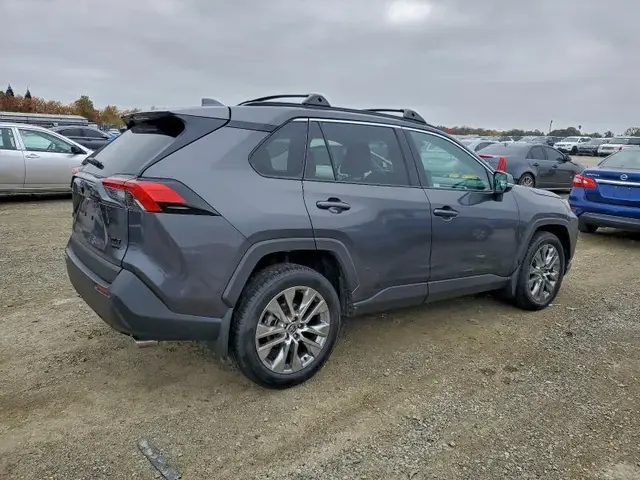 TOYOTA RAV4 XLE PREMIUM 2023