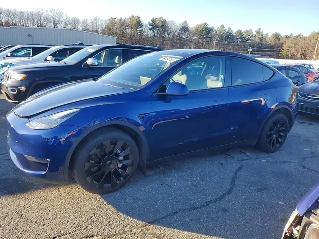TESLA MODEL Y 2023
