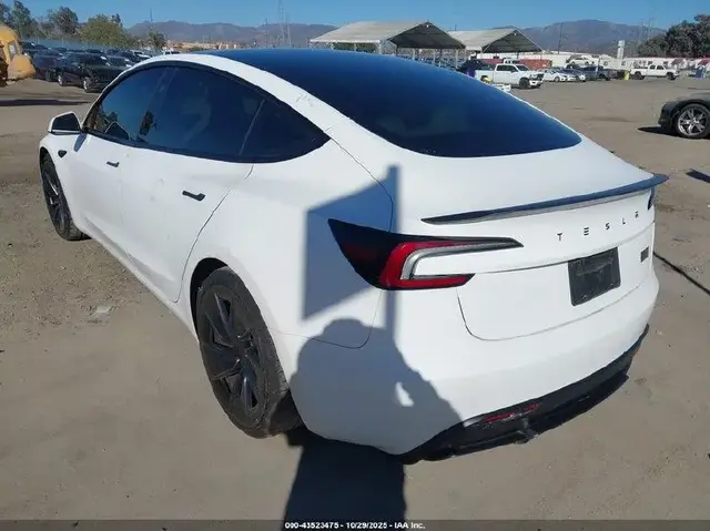 TESLA MODEL 3 PERFORMANCE ALL-WHEEL 2024