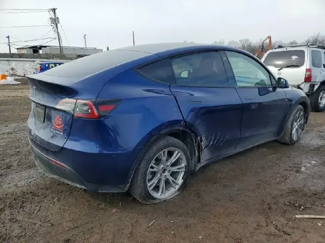 TESLA MODEL Y 2023