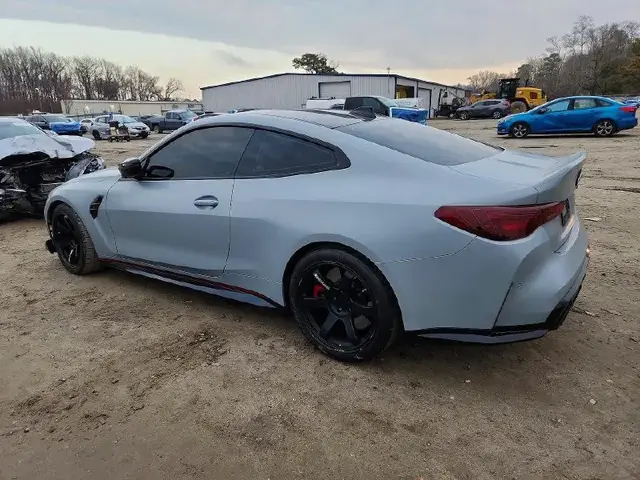 BMW M4 CSL 2023