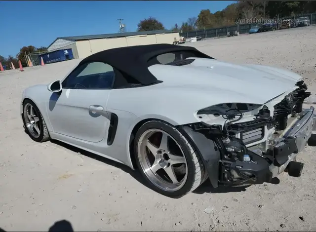 PORSCHE BOXSTER SPYDER 2021