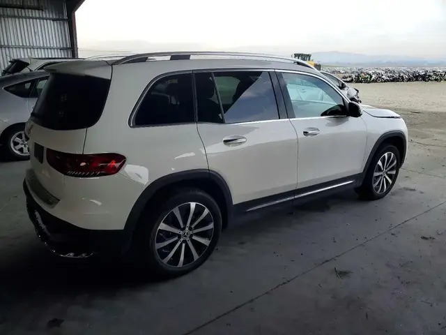 MERCEDES-BENZ GLB 250 2023