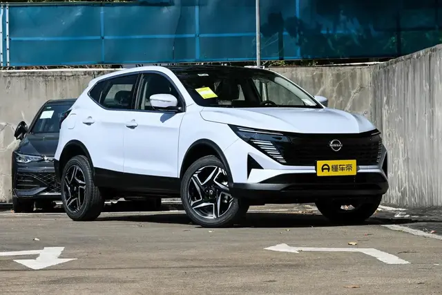 NISSAN QASHQAI 2025