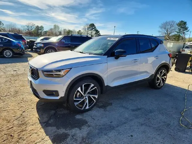 VOLVO XC40 T5 R-DESIGN 2022
