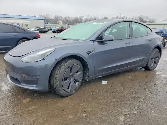 TESLA MODEL 3 2023