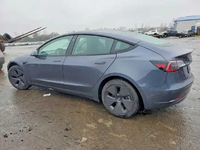 TESLA MODEL 3 2023