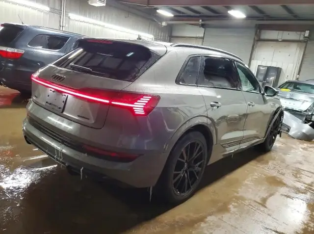 AUDI E-TRON CHRONOS 2022