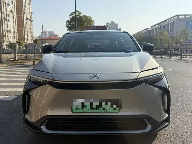 TOYOTA BZ4X 2023