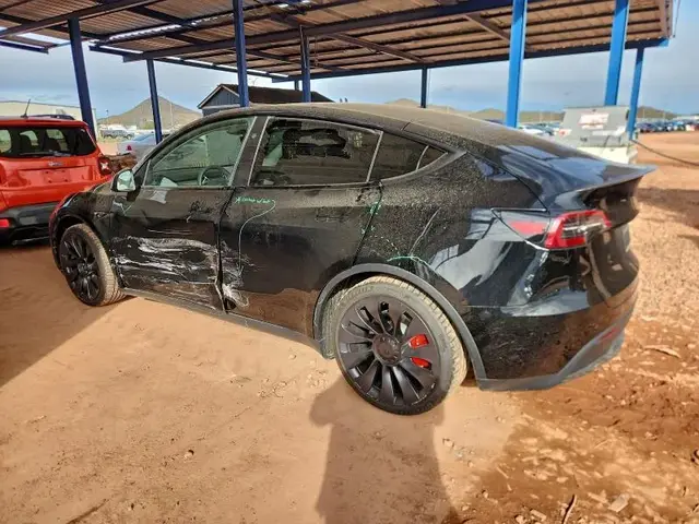 TESLA MODEL Y PERFORMANCE 2023