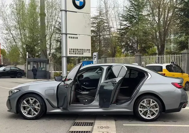 BMW I3 2023