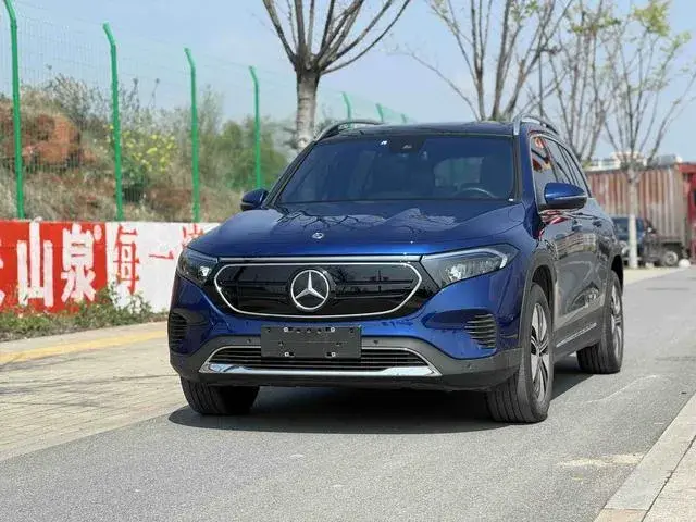MERCEDES-BENZ EQB 2022