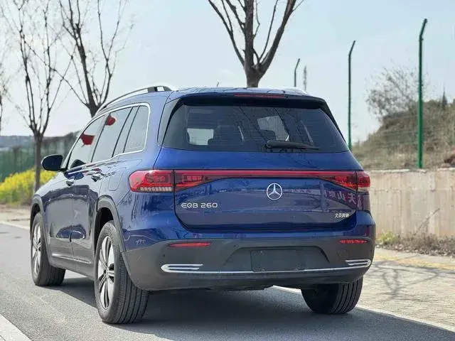 MERCEDES-BENZ EQB 2022