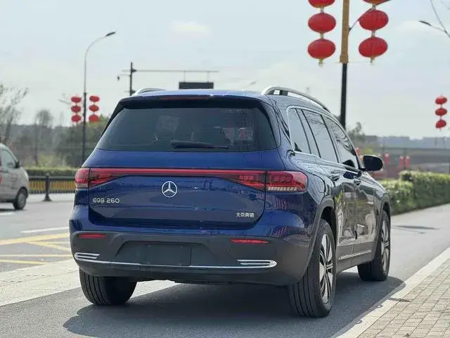 MERCEDES-BENZ EQB 2022